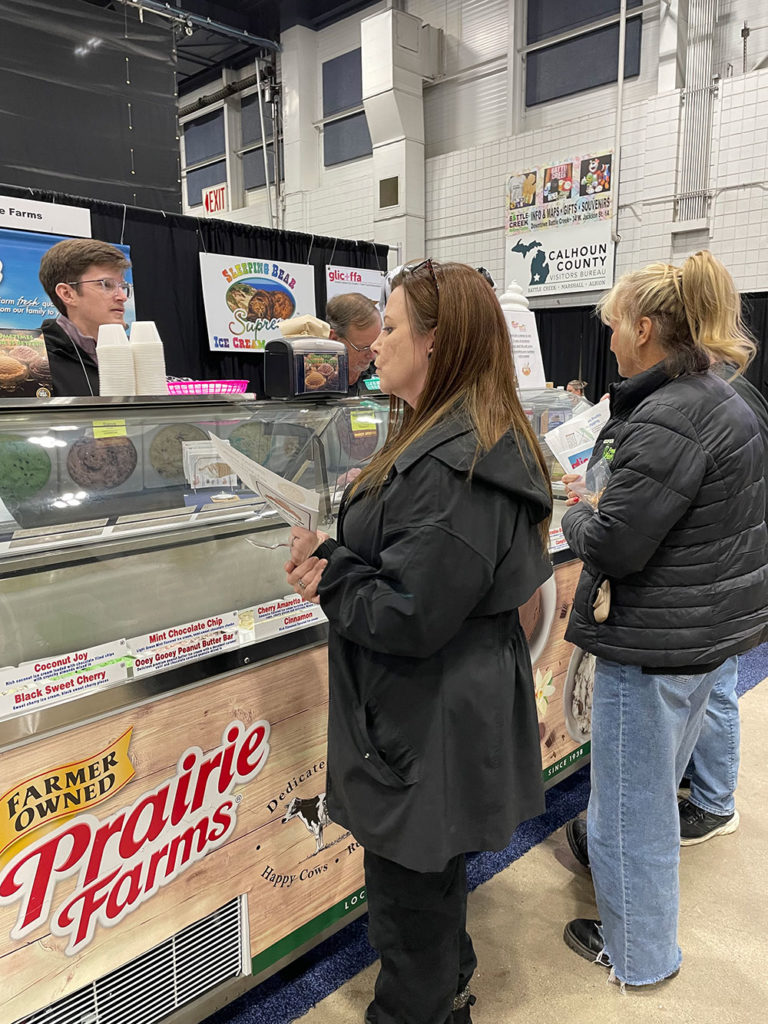 prarie-farms-convention-table